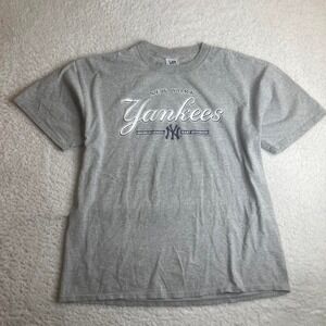 2005 New York Yankees men's grey Lee sport tshirt mlb vintage Y2K L